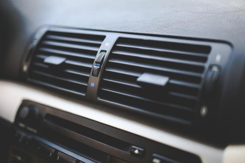 Seperti mesin, AC mobil juga butuh dicek dan dirawat secara berkala. (Pixabay/Karolina Grabowska)