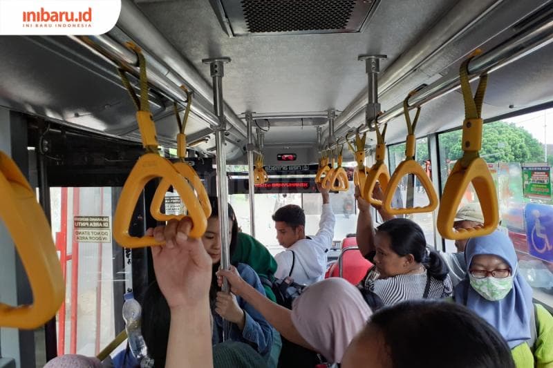 Kenaikan tarif BRT Trans Semarang hanya untuk pembayaran tunai. (Inibaru.id/Zulfa Anisah)
