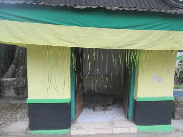 Batu Gilang yang digunakan Patut disimpan di Balai Pathokan desa Pancot. (Solopos/Sri Sumi Handayani)