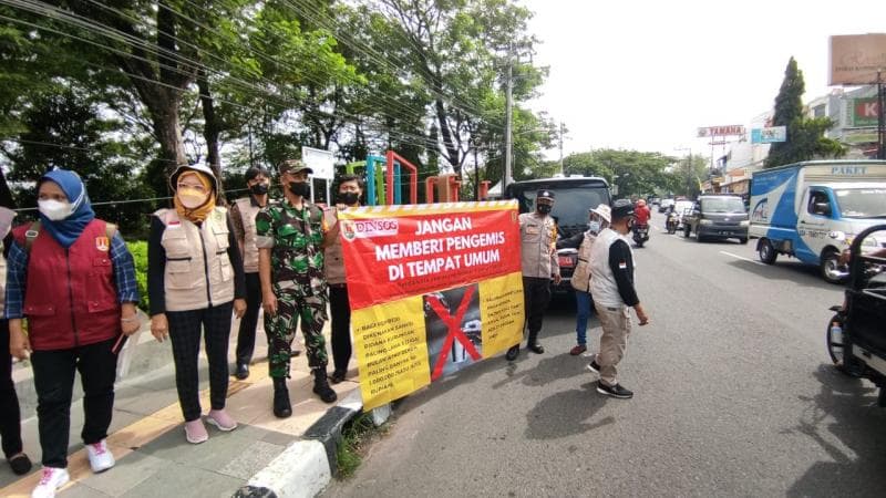 Pemkot Semarang melakukan sosialisasi ke warga agar nggak memberi uang ke pengemis. (jatengprov.go.id)