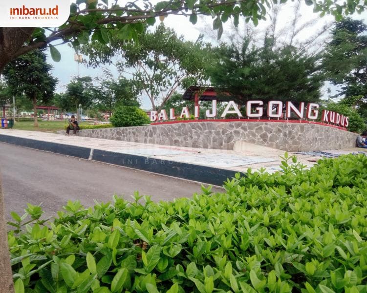 Menikmati Sore dengan Suasana Asri di Balai Jagong Kudus