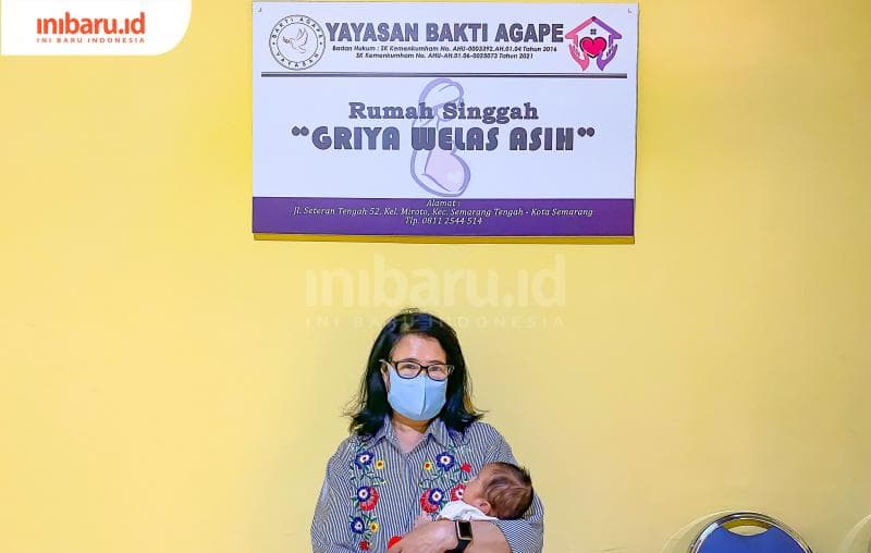 Sosok Rosalia Amaya, pendiri Griya Welas Asih yang berjanji nggak akan menyerah membantu para perempuan yang hamil di luar nikah. (Inibaru.id/ Kharisma Ghana Tawakal)