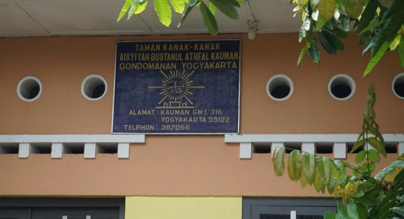 TK ABA Kauman Yogyakarta yaang berdiri pada 21 Agustus 1919 merupakan TK tertua di Indonesia. (Twitter.com/IMM_UGM)