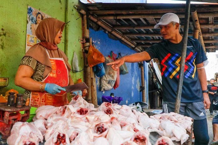 Harga daging ayam di Pasar Pembimbing Purwokerto berkisar antara Rp 33 ribu hingga Rp 34 ribu per kilogram. (Dok. Pemprov Jateng)
