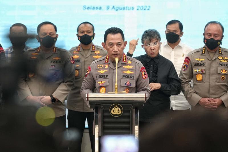 Kapolri Jenderal Listyo Sigit Prabowo mengungkap kasus tersangka Irjen Ferdy Sambo. (Akurat)