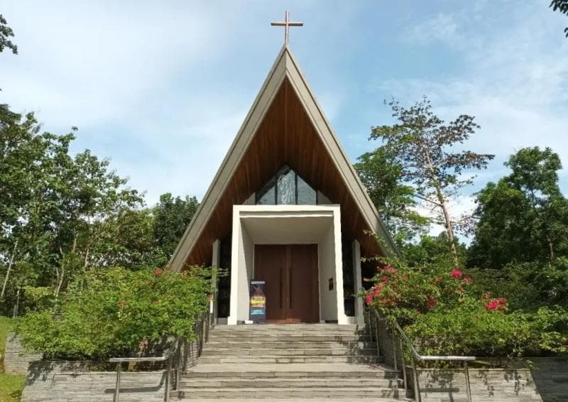Kapel Sakramen Mahakudus merupakan salah satu fasilitas di Gua Maria Kaliori, Banyumas, Jawa Tengah. (Instagram/Tarsisiusanson2022)<br>