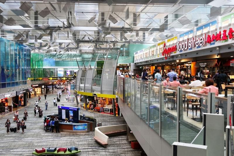 Di bandara Changi bergerak bisnis lain selain penerbangan misalnya kuliner, enternainment, <i>shopping</i>, dan lainnya. (Changiairportgroup)&nbsp;&nbsp;