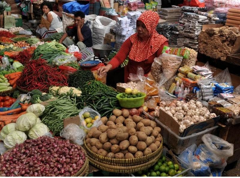 Ilustrasi: Jika pemda menanggung biaya angkut, harga bahan makanan di pasar nggak akan mahal. (Liputan6/Johan Tallo)