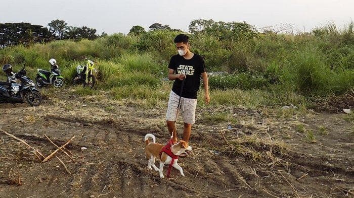 Anjing Iwan Budi dikerahkan untuk mencari potongan tubuh PNS Kota Semarang yang tewas dan dibakar. (Tribunnews/Rahdyan)