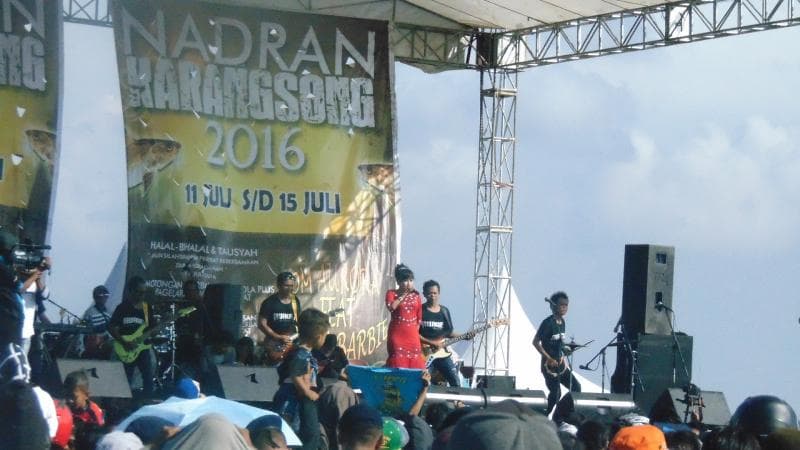 Orkes Melayu mempopulerkan dangdut koplo. (k2911fm.indramayukab.go.id)