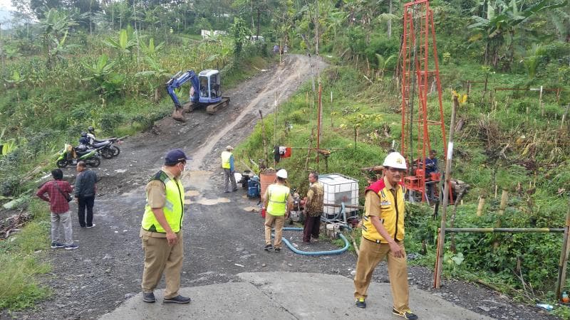 Pembuatan jalan&nbsp;yang menghubungkan Kecamatan Singorojo-Limbangan. (RRI)