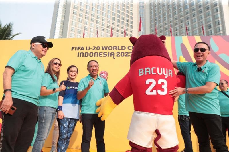 Menpora ketika meluncurkan maskot FIFA World Cup U-20 ketika CFD Jakarta (18/9/2022). (dok.Kemenpora)