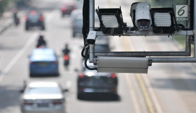 CCTV yang digunakan untuk tilang elektronik, perkembangan dari tilang konvensional. (Merdeka via Liputan6)