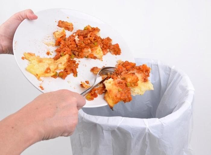 Sisa makanan yang dibuang menjadi penyumbang terbesar sampah di dunia. (Thinkstock via Detik)