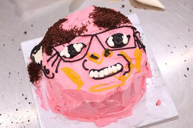 Tantangan membuat ugly cake salah satunya adalah menyamakan persepsi 'jelek' antara baker dan pelanggan. (Instagram/irisbyms)