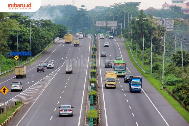 Ilustrasi: Jalan tol Yogyakarta - Bawen mendukung jalur segitiga emas Jawa. (Inibaru.id/Triawanda Tirta Aditya)