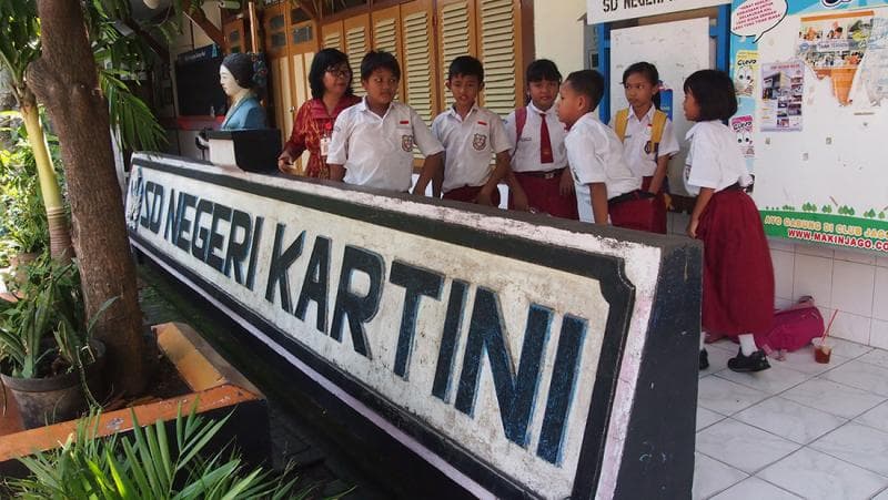 <i>Sisa bangunan dengan nama SD Negeri Kartini yang masih ada di dalam sekolah. (Kisah Semarangan)&nbsp;</i>