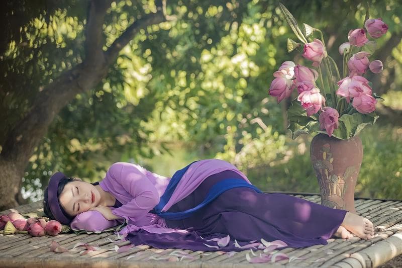 Tradisi Unik Orang Luar Negeri Sebelum Tidur Nyenyak