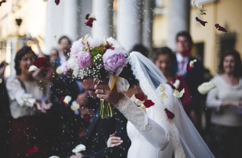 <i>Tren buket bunga tangan memberikan banyak pilihan bagi pasangan yang akan menikah. (Pixaby/Pexels)</i>
