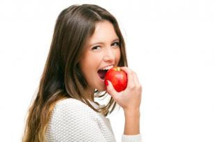 Makan buah dengan minum jusnya nggak sama. Shutterstock via Kompas)