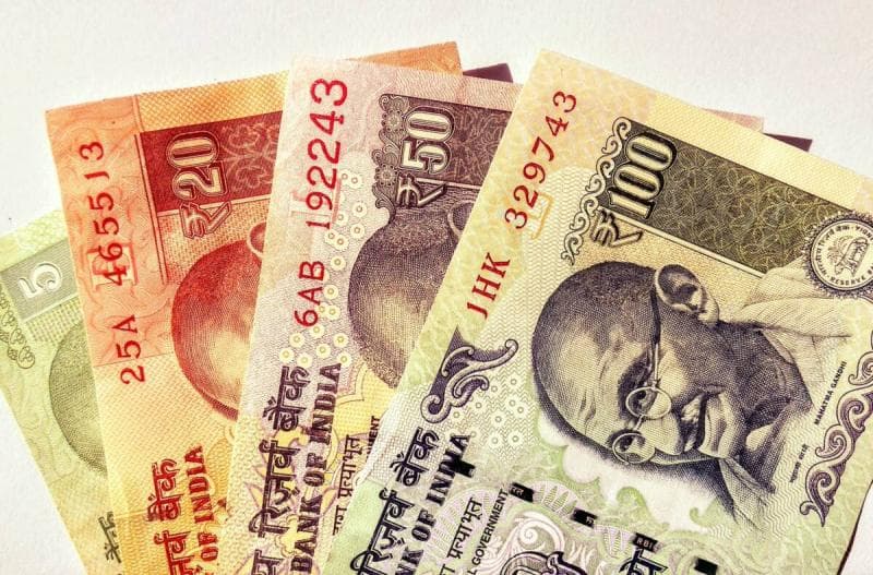Rupee, mata uang yang juga dipakai di negera-negara Asia Selatan itu awal dikenal pada 1860. (Pexels)
