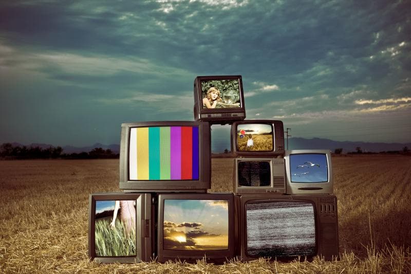 Kementerian Komunikasi dan Informatika atau Kominfo resmi menghentikan siaran TV analog atau analog switch off (ASO) pada Rabu (2/11/2022) di 222 titik. (Istockphoto/Xavierarnau)