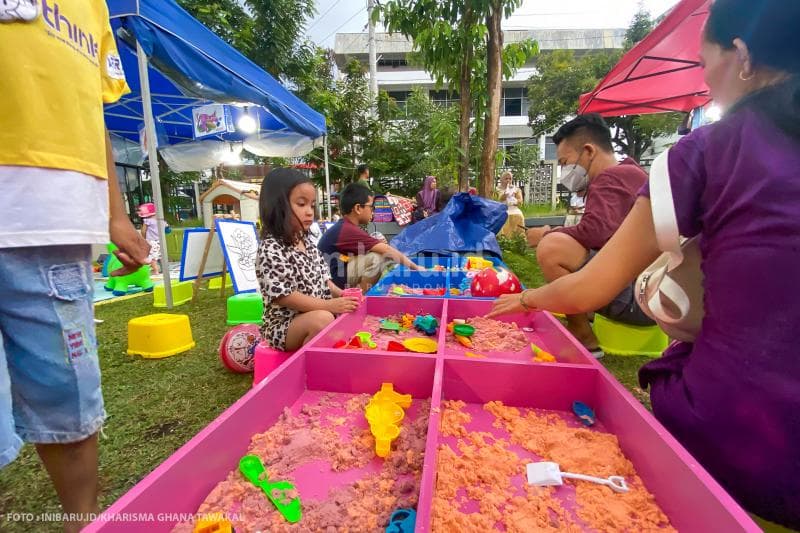 Tempat bermain pasir, salah satu wahana untuk anak yang ada di Aloon-Aloon Semarang.&nbsp;