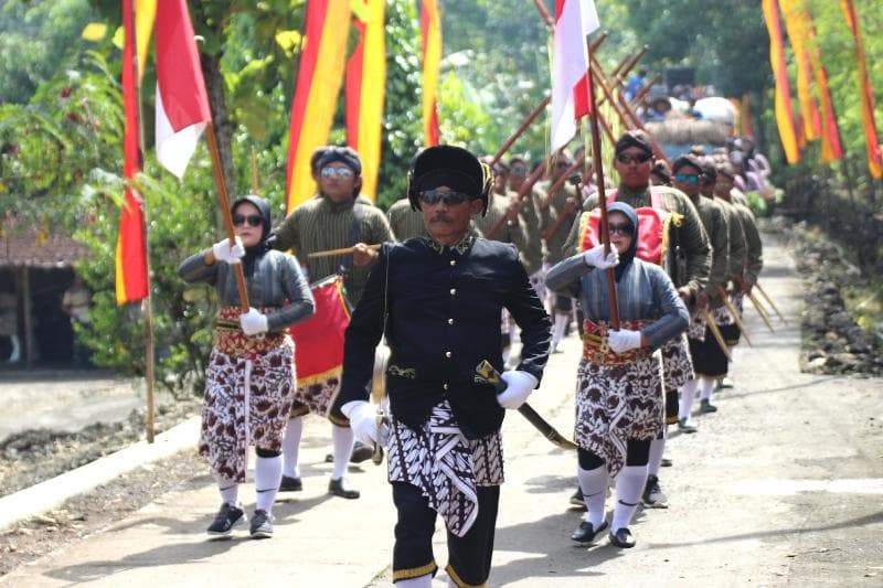 Bahasa Jawa yang dituturkan di Jawa Barat memiliki perbedaan dengan Bahasa Jawa pada umumnya. (Wartahandayani)