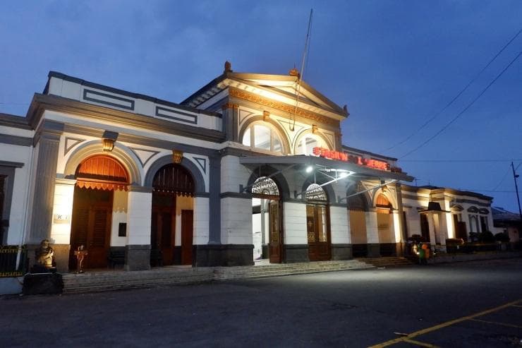 Ada Ruang Tunggu Khusus Raja di Stasiun Jebres Surakarta