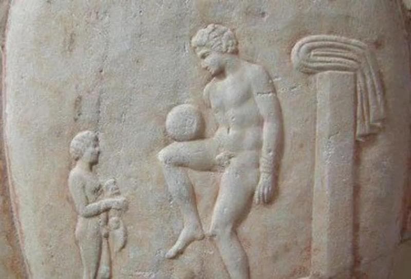 Arkeolog: Usia Permainan Sepak Bola Sekitar 2.400 Tahun