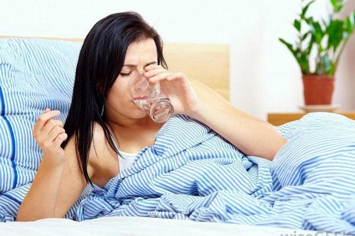 Minum Air Putih Sebelum Tidur, Apakah Perlu?