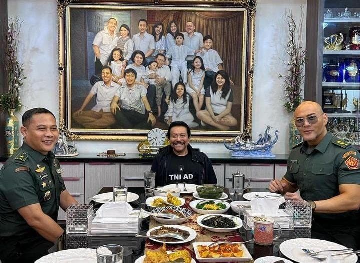 Sebelum Deddy Corbuzier, Inilah Nama-Nama yang Pernah Menerima Pangkat Tituler