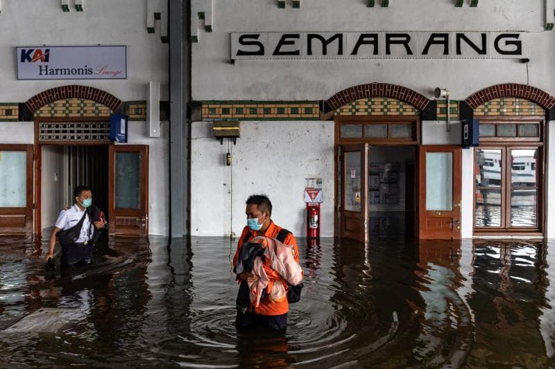 Banjir sering melanda Semarang Bawah yang dulunya adalah lautan. (Mediaindonesia)