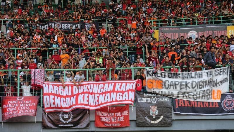 Salah satu potret meriahnya dukungan suporter The Jack Mania saat Persija Jakarta bertanding. (Foto: Muhammad Iqbal Ichsan)