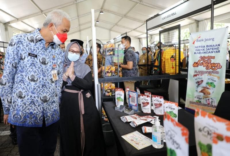 Pemerintah Provinsi Jateng memberikan sertifikasi halal kepada 2.144 pengusaha kecil dan menengah di Jawa Tengah. (Jatengprov)