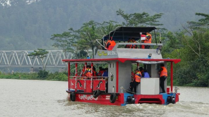 Selagi Gratis, Yuk Susuri Sungai Serayu dengan Kapal Bayu Sena!