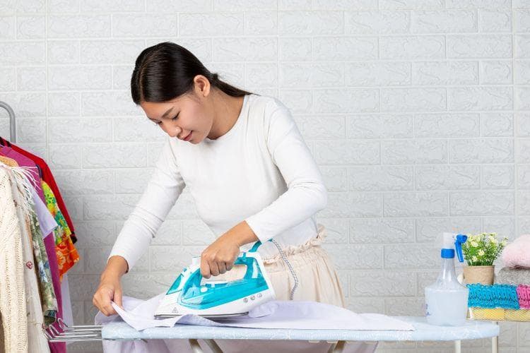 Inilah Sebab Menyetrika Baju Sering Dianggap Pekerjaan yang Mengesalkan