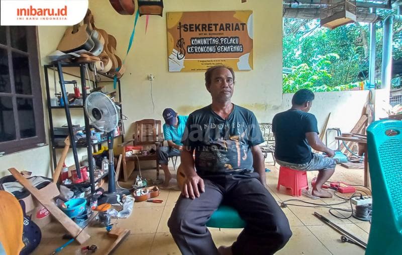 Pembina Komunitas Pelaku Keroncong Semarang (KPKS) Bambang Wisnu Setiaji. (Inibaru.id/ Fitroh Nurikhsan)