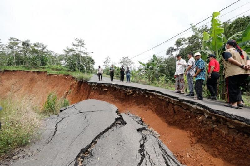 Patahan di Gringsing Berpotensi Gempa, Masyarakat Diimbau Nggak Panik