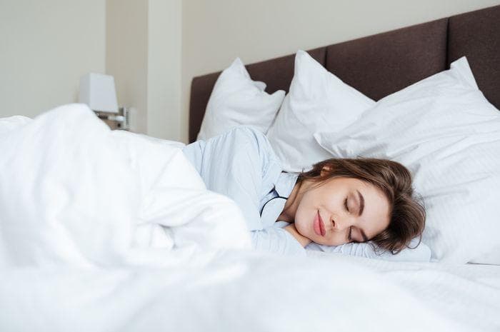 Sudah Menikah kok Tidur Terpisah? Ternyata Ini Manfaatnya