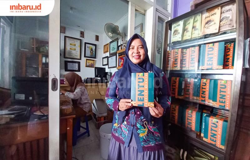 Sosok Ismiyati pemilik Super Roti Bekatul Semarang. (Inibaru.id/ Fitroh Nurikhsan)
