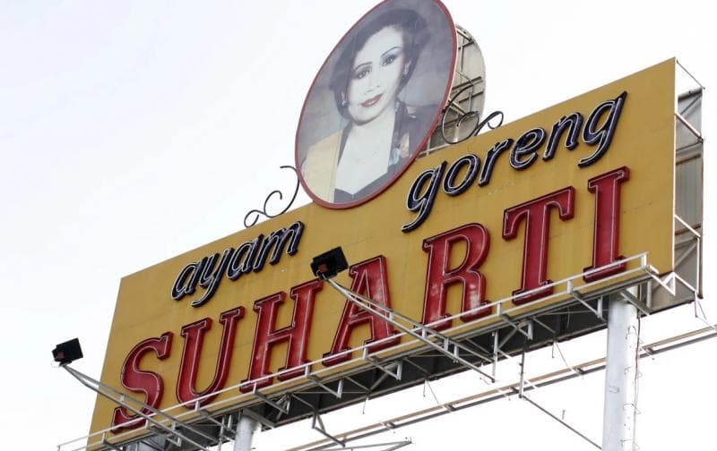 Cerita Dua Suharti yang Sama-sama Jadi Legenda Ayam Goreng di Indonesia