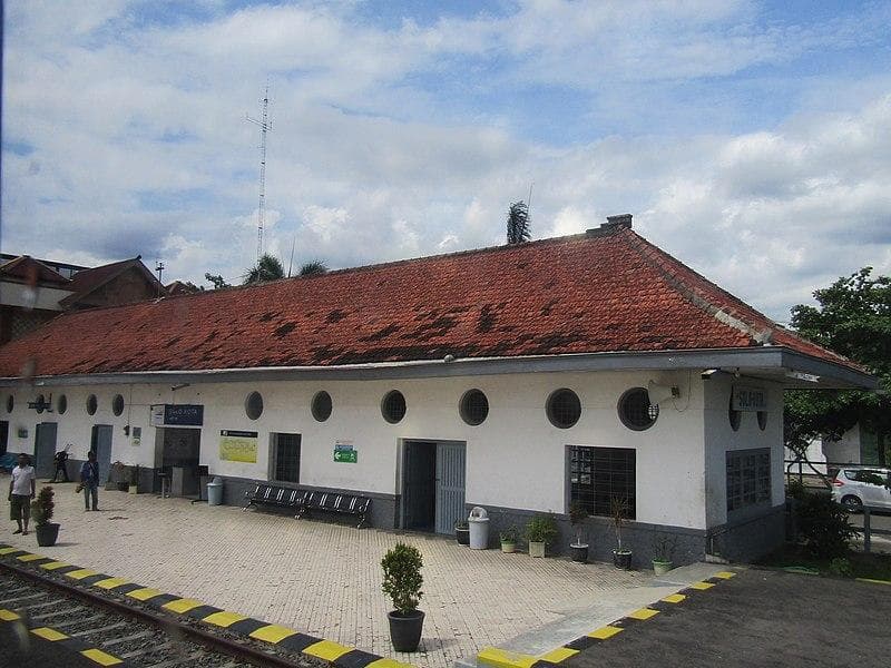 Stasiun Solo Kota di Sangkrah. (Wikipedia/© Alqhaderi Aliffianiko, Licensed with CC BY-SA 4.0.)