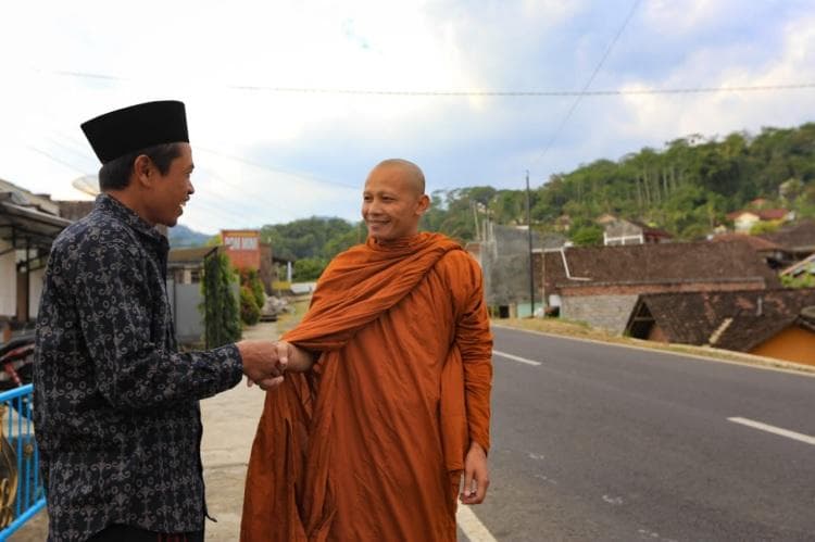 Kehidupan umat Buddha di Kaloran, Temanggung, Jawa Tengah. (Humas.Jatengprov)