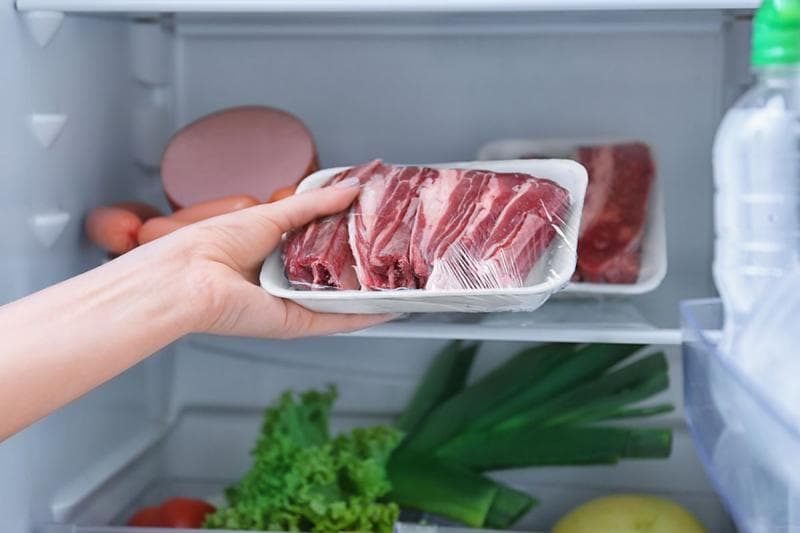 Makanan di freezer bisa bertahan meski mati listrik terjadi selama berjam-jam lamanya. (Shutterstock)