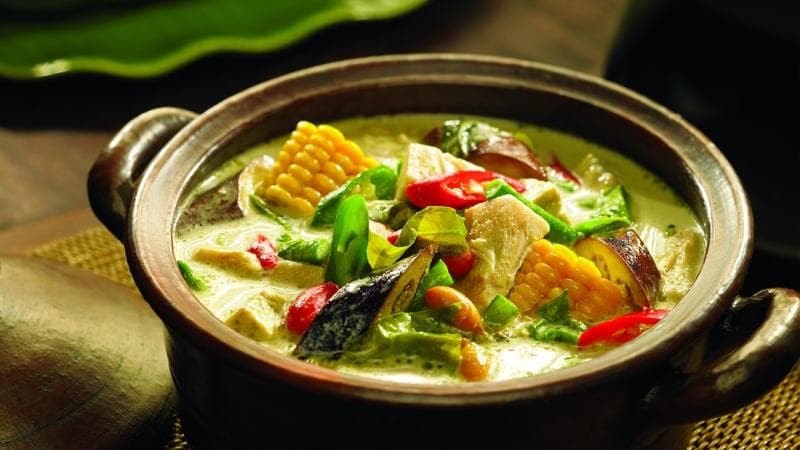 Ilustrasi: Biasanya sayur lodeh khas Jawa terdiri dari tujuh jenis sayuran yaitu kluwih, kacang panjang, terong, kulit melinjo, waluh, godong so, dan tempe. (Yentit)