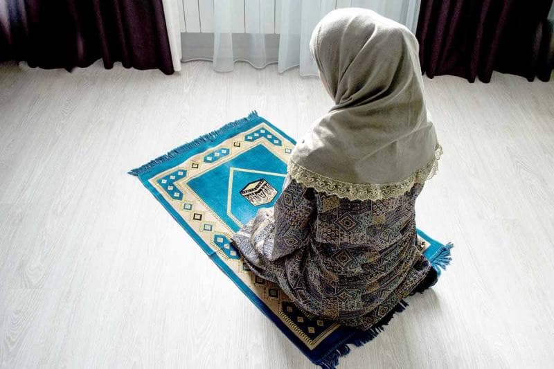 Bolehkah Sengaja Salat Isya setelah Tengah Malam?