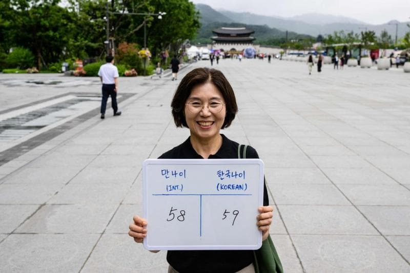 Usia Korea beda dengan usia internasional. (AFP/Anthony Wallace via Getty Images)