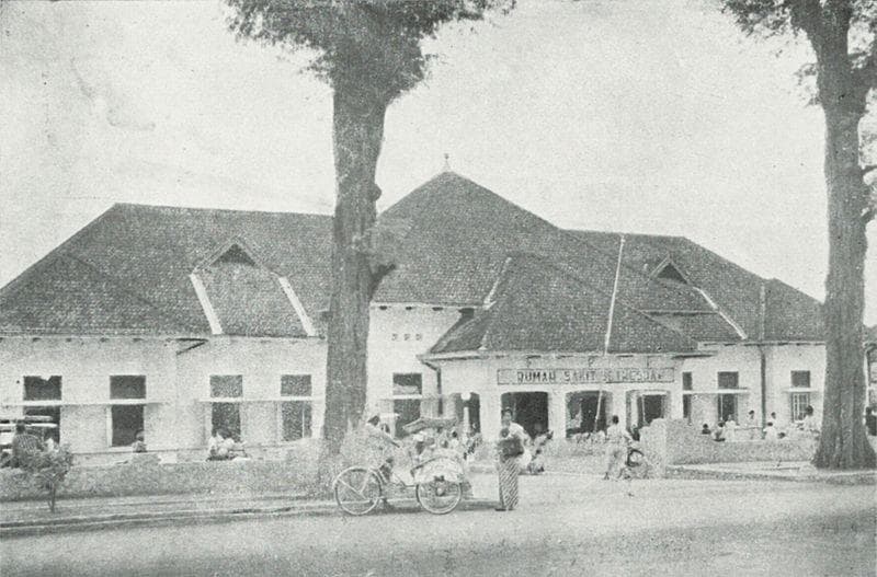 Bangunan Rumah Sakit Bethesda pada masa penjajahan Belanda. (Wikipedia/Panitia Peringatan Kota Jogjakarta 200 Tahun. 1956. "200 Tahun Kota Jogjakarta)