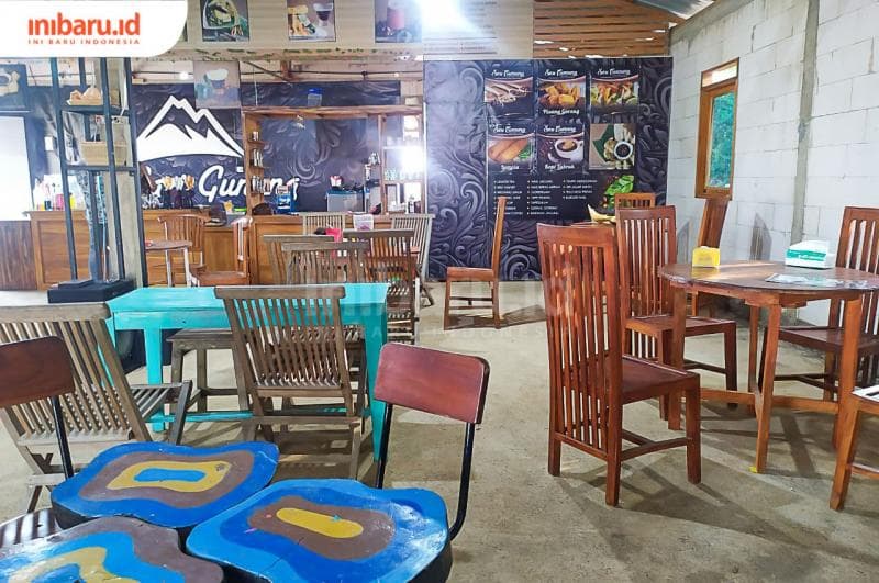 Suasana di dalam cafe Omah Sari Gunung sangatlah nyaman.&nbsp;(Inibaru.id/ Rizki Arganingsih) 